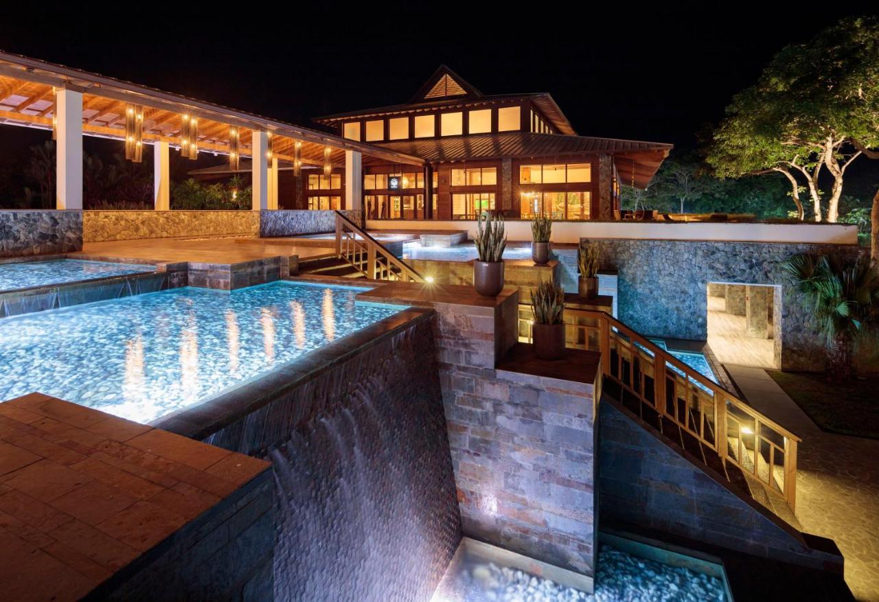 Indura Beach & Golf Resort Curio Collection By Hilton テラ エクステリア 写真