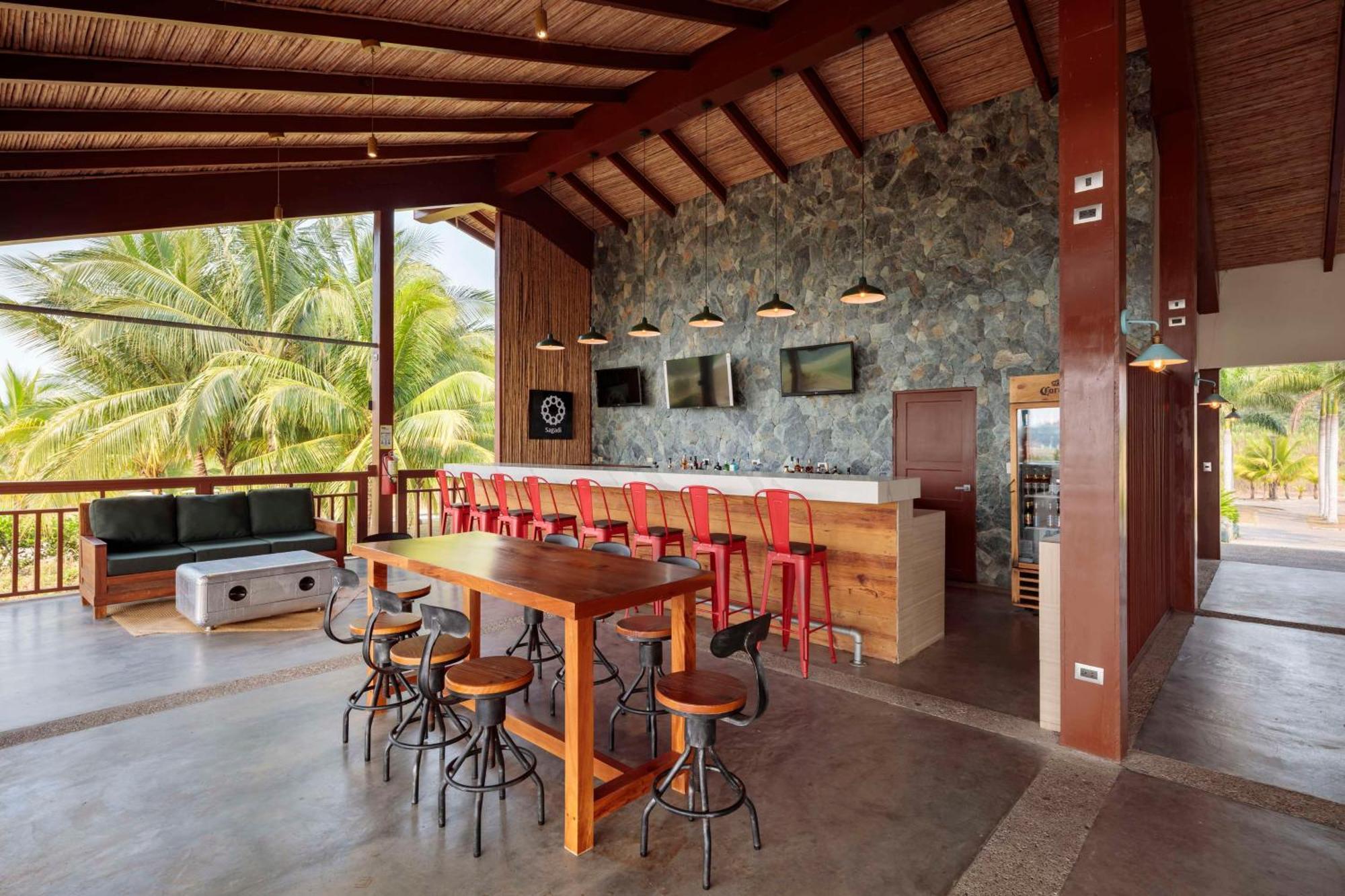 Indura Beach & Golf Resort Curio Collection By Hilton テラ エクステリア 写真