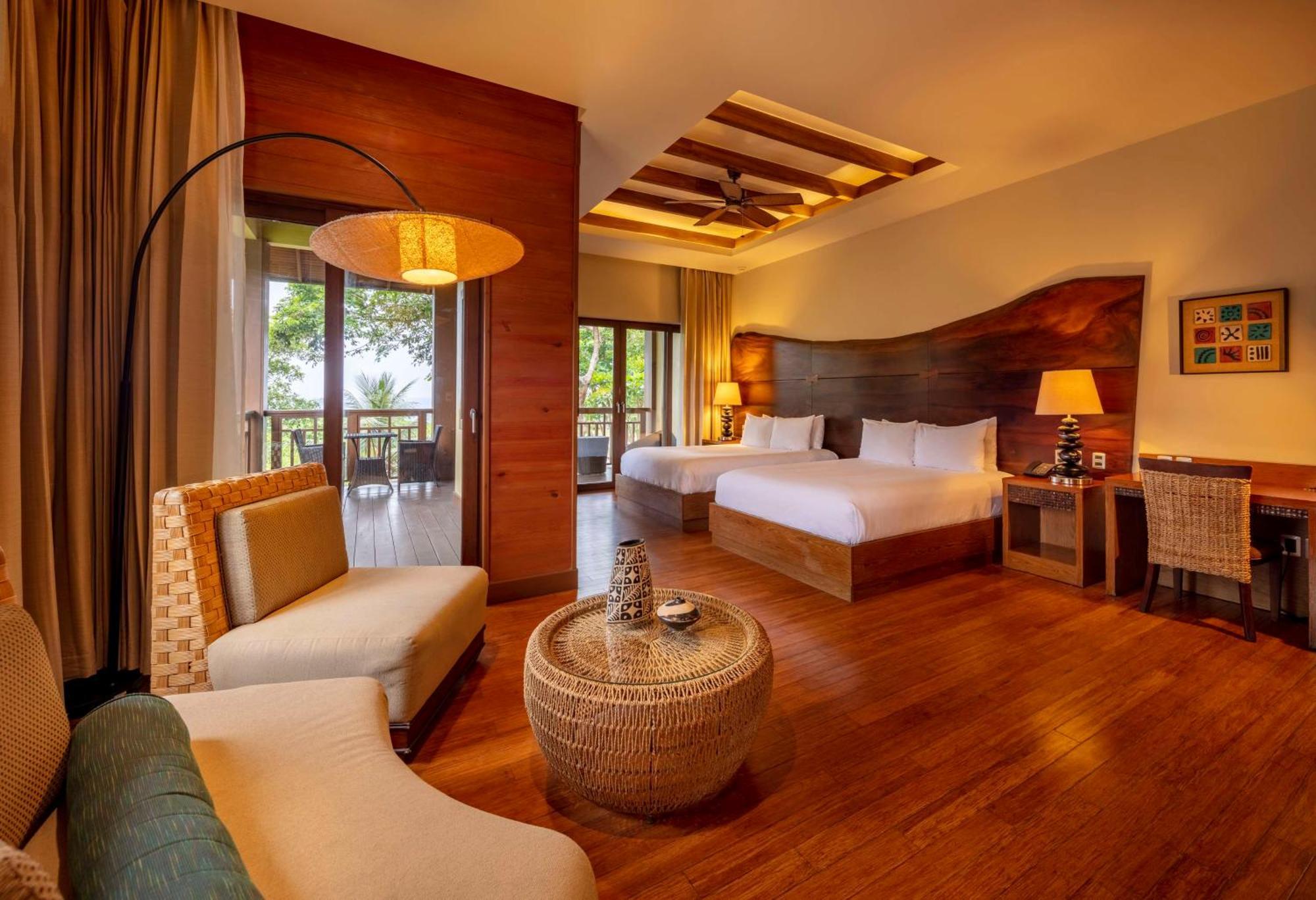 Indura Beach & Golf Resort Curio Collection By Hilton テラ エクステリア 写真