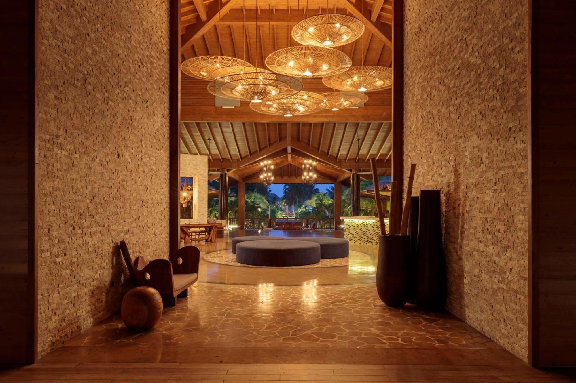 Indura Beach & Golf Resort Curio Collection By Hilton テラ エクステリア 写真